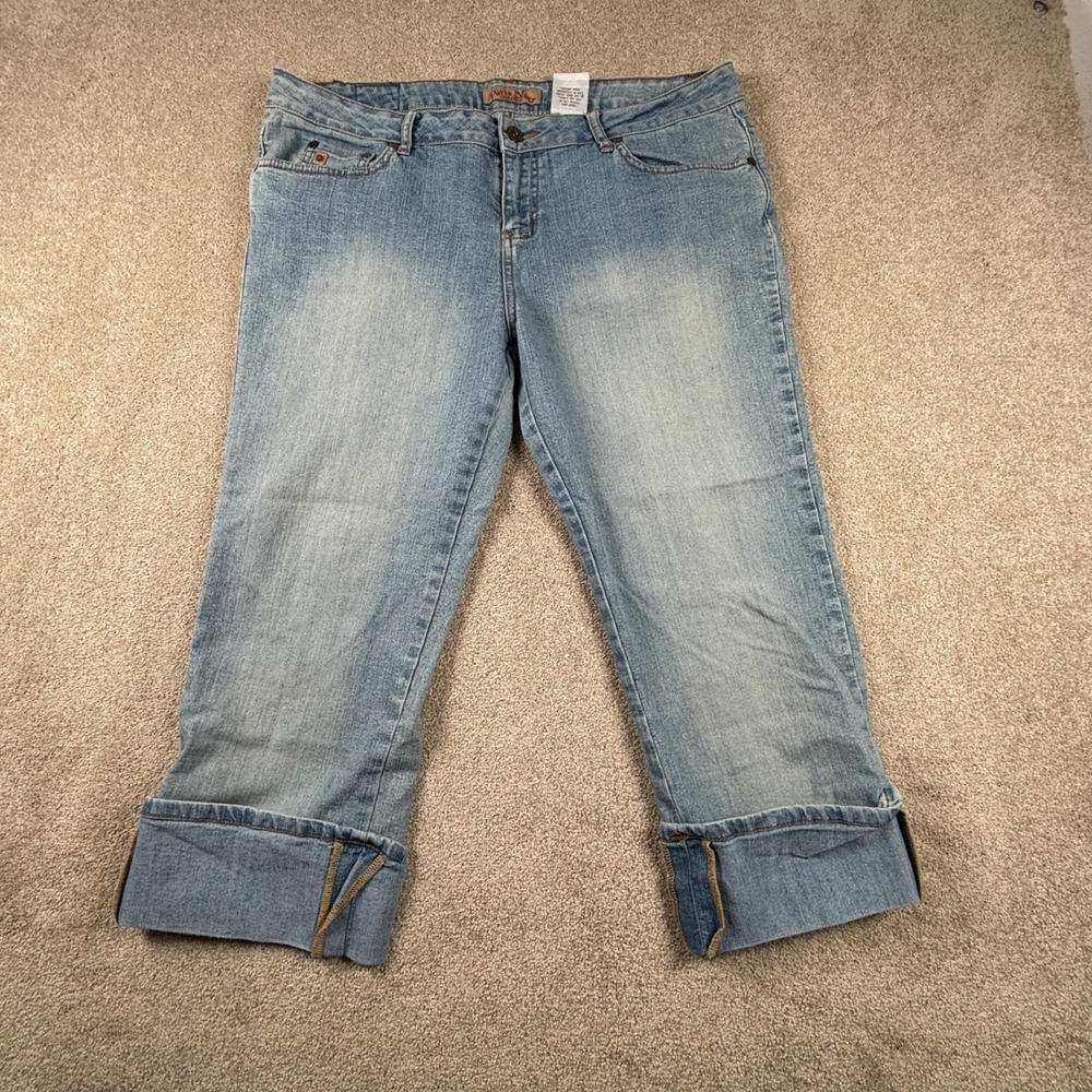 Paris Blues Womens Size 15 Light Wash‎ Cuffed Capri Denim Jeans Cropped Stretch